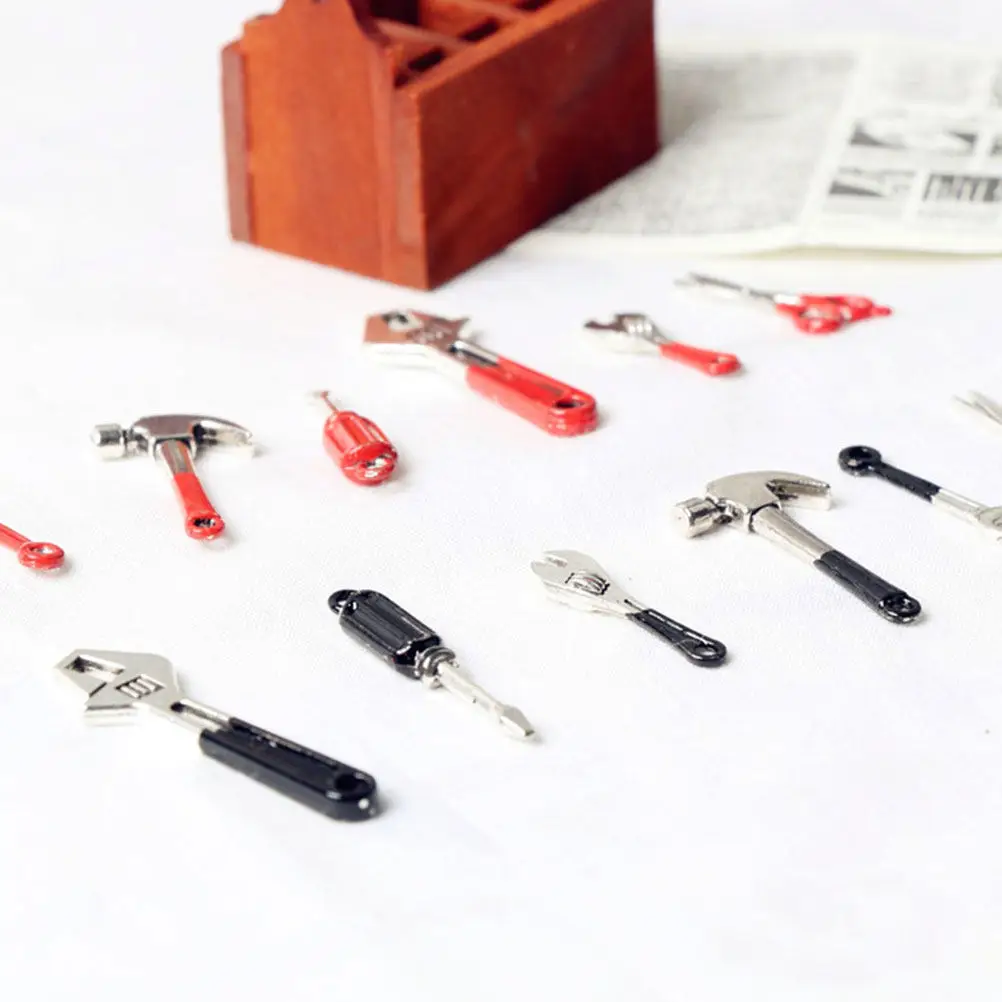 7Pcs 미니어처 도구 상자 세트 어린이를위한 합금 크리 에이 티브 도구 상자 레이아웃 소품 나무 주최자가있는 기계 테마 데스크탑 장식품