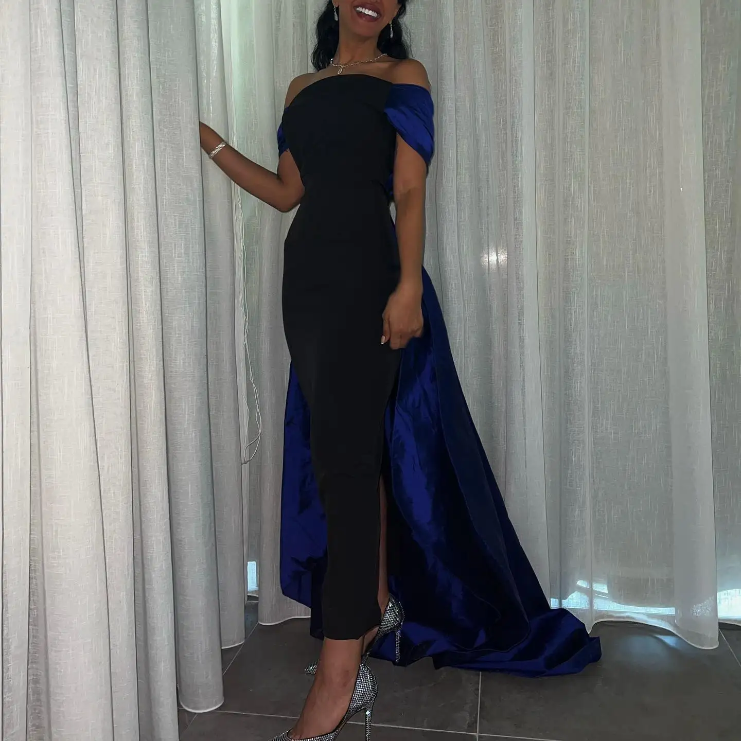 

Charming Satin Sleeveless Satin Spaghetti Straps Cowl Neck Evening Dresses for Women فساتين للحفلات الراقصة