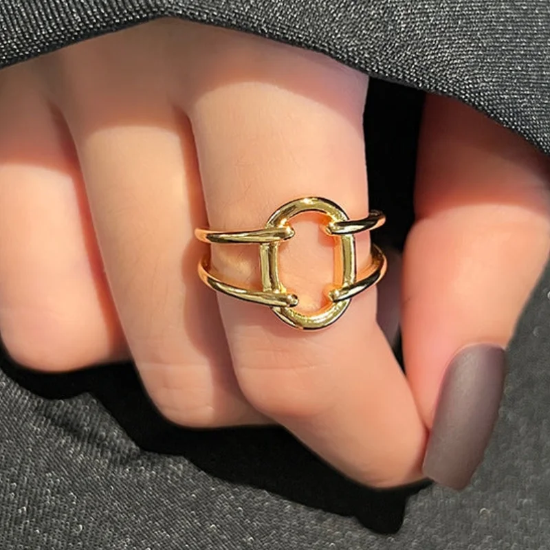 Hollow Oval Gold Color Hip Hop Trend Rings for Women Simple Personality Geometric Jewelry Party Gifts