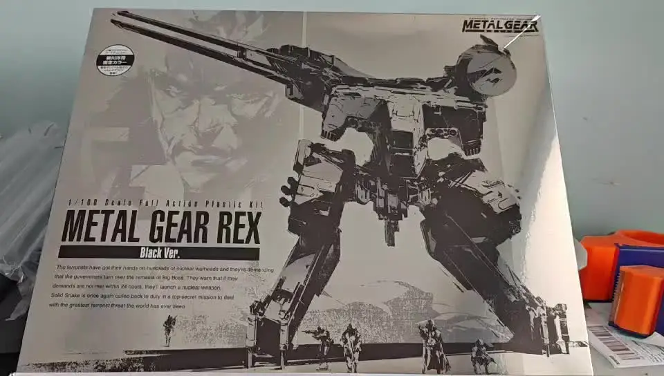 Metal Gear REX Black 1/100 PVC Model Kit
