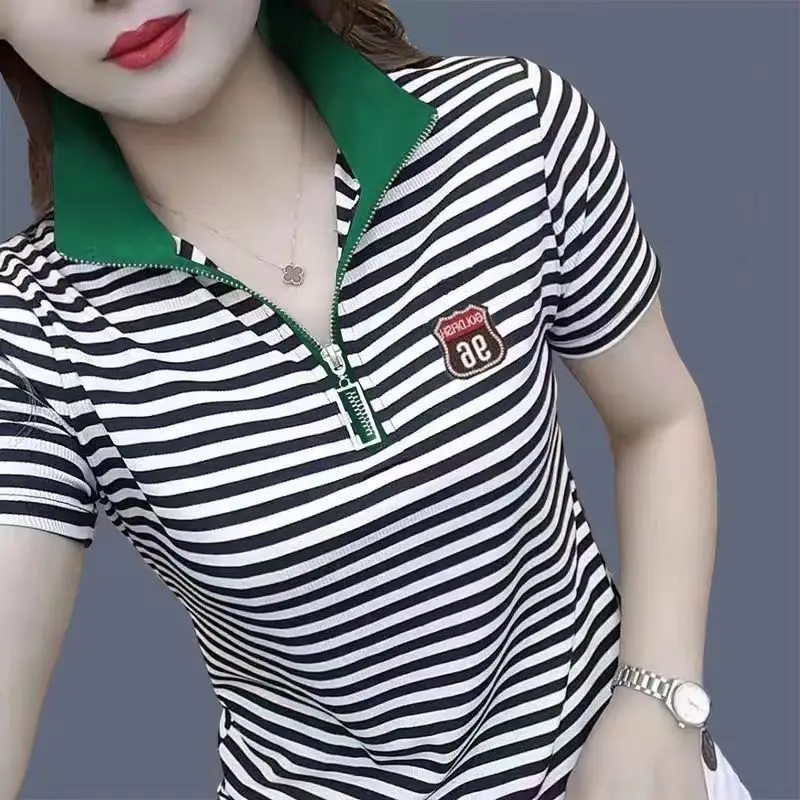 T-Shirt a maniche corte a righe Pullover da donna estate 2023 Stand Up Neck Zip Polo Collar Contrast Casual Fashion Polo top