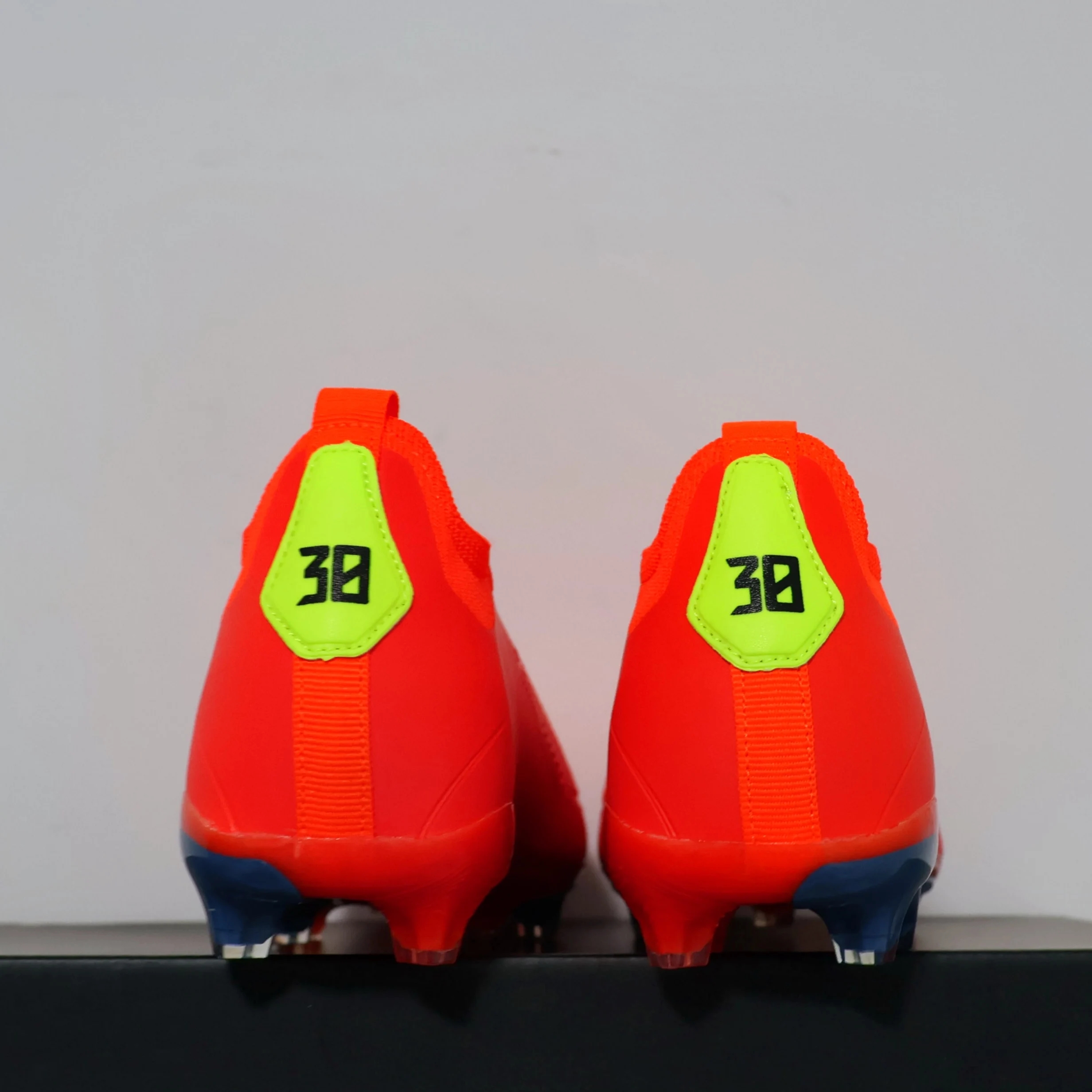 حذاء رياضي رجالي