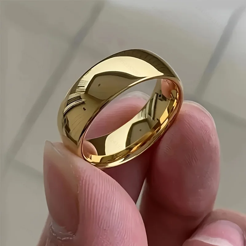 Elegant Polished Gold Stainless Steel Women's Wedding Ring - Classic Engagement Jewelry Accessory