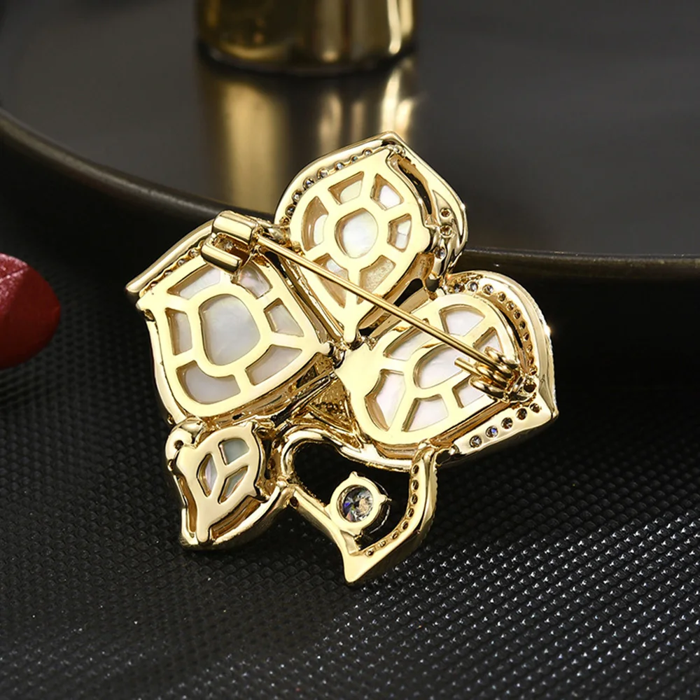 Women Elegant Large Full Crystal Flower Luxury Brooches Badges Lady Casual Party Banquet Shiny Boutique Pins Accessories Corsage