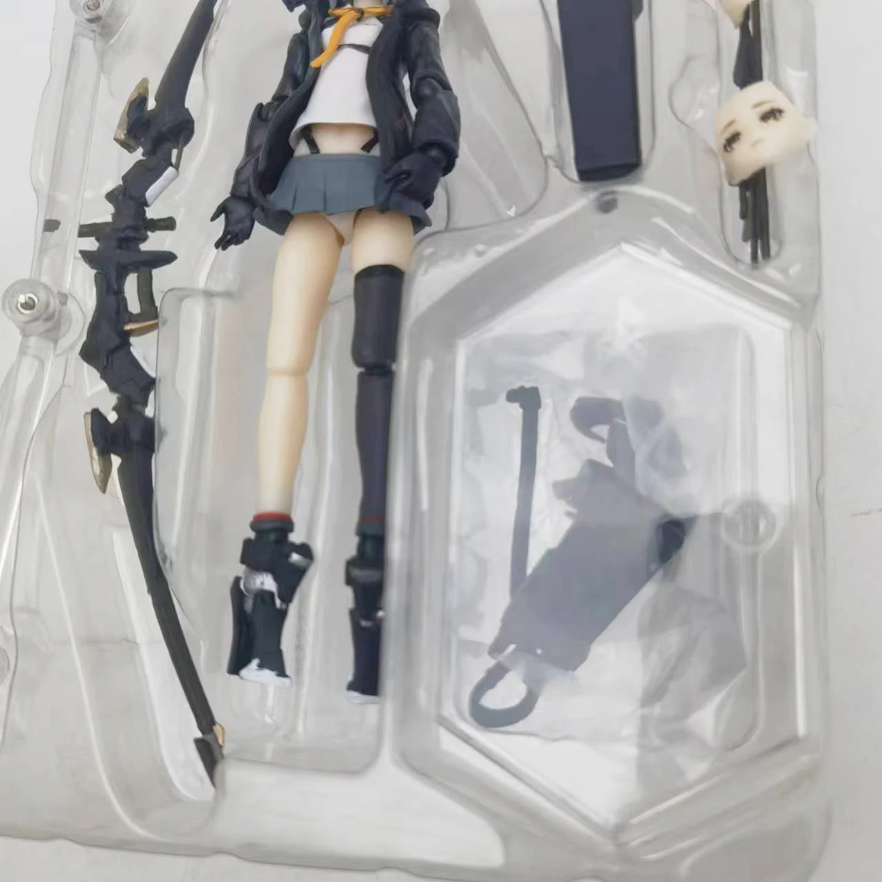 女性キャラクター 制服 フィギュア SSSS.GRIDMAN 宝多六花 制服版 1/7 完成品フィギュア[キューズQ
