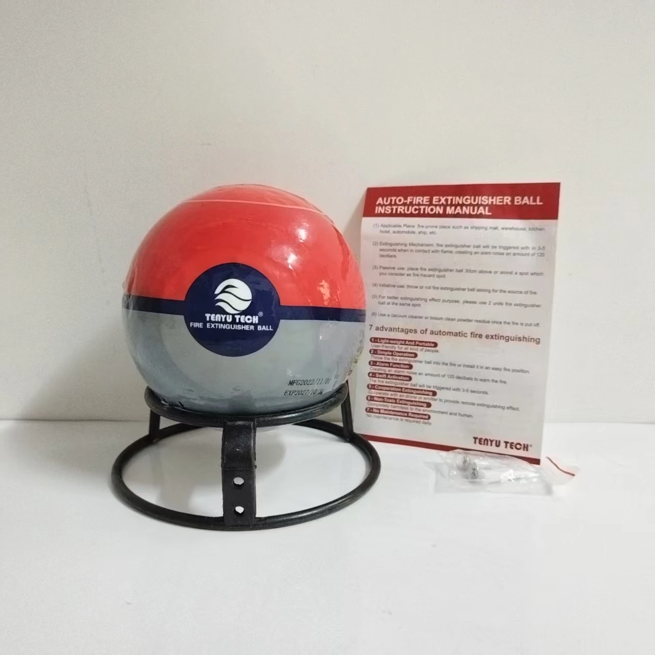 Automatic fire extinguishing ball fire extinguishing bullet household car factory community throwing ball han