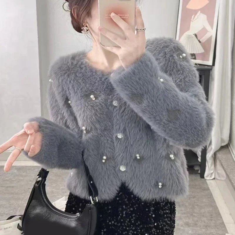 Autumn and Winter New Women's Round Neck Long-sleeved Cardigan Sweater Fashion Plush Beaded Single-breasted Solid Color Coat