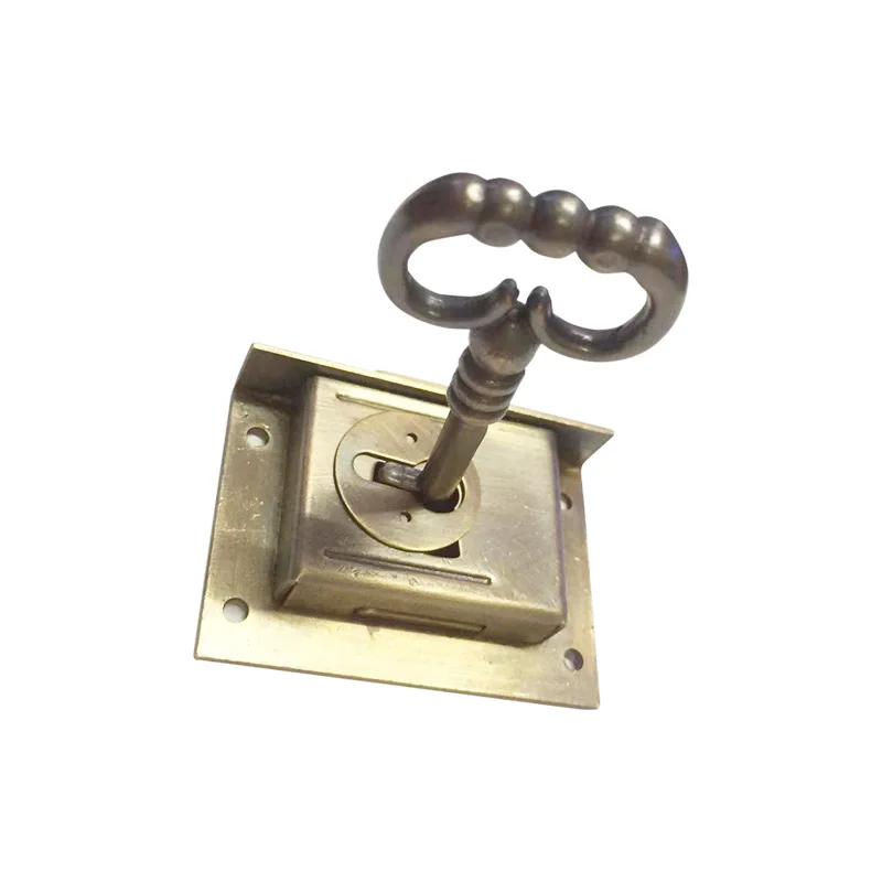 Ancienne grosse serrure de porte en métal JD 1ère qualité et sa clef d