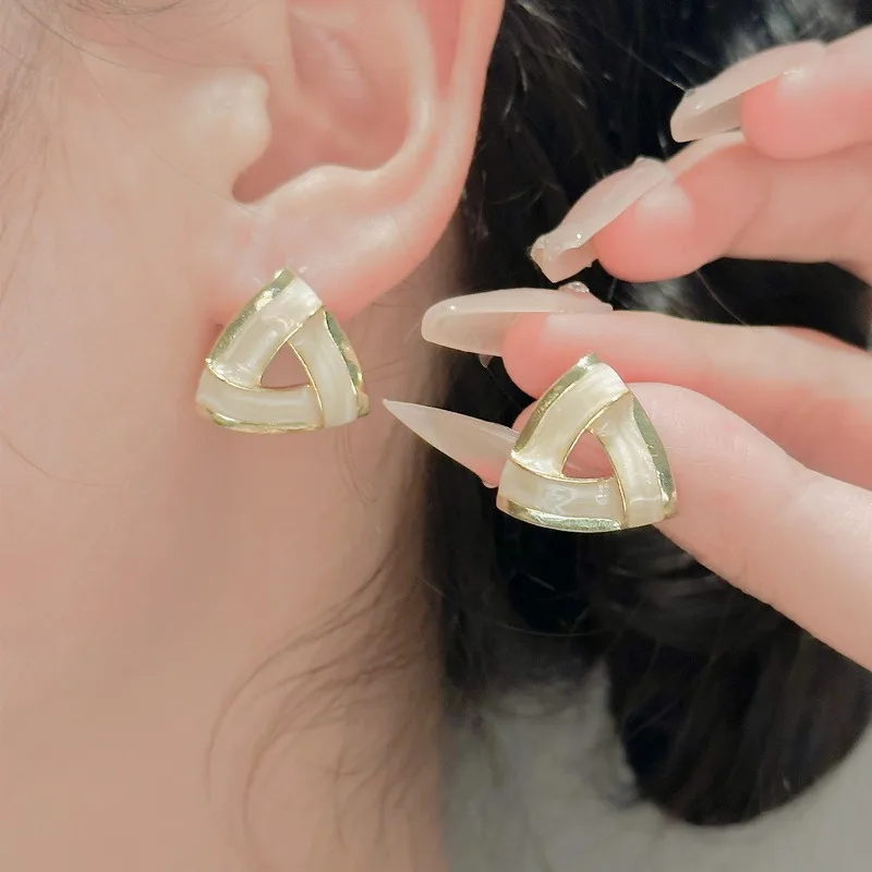 

Korean Style Trend Triangular Simple Stud Earrings Unique Elegant Geometric Earrings for Women Party Jewelry Gifts