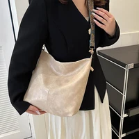 Sac à bandoulière en cuir PU pour femmes, Vintage, couleur unie, mode, grande capacité, Simple, réglable, large sangle, sacs seau 5