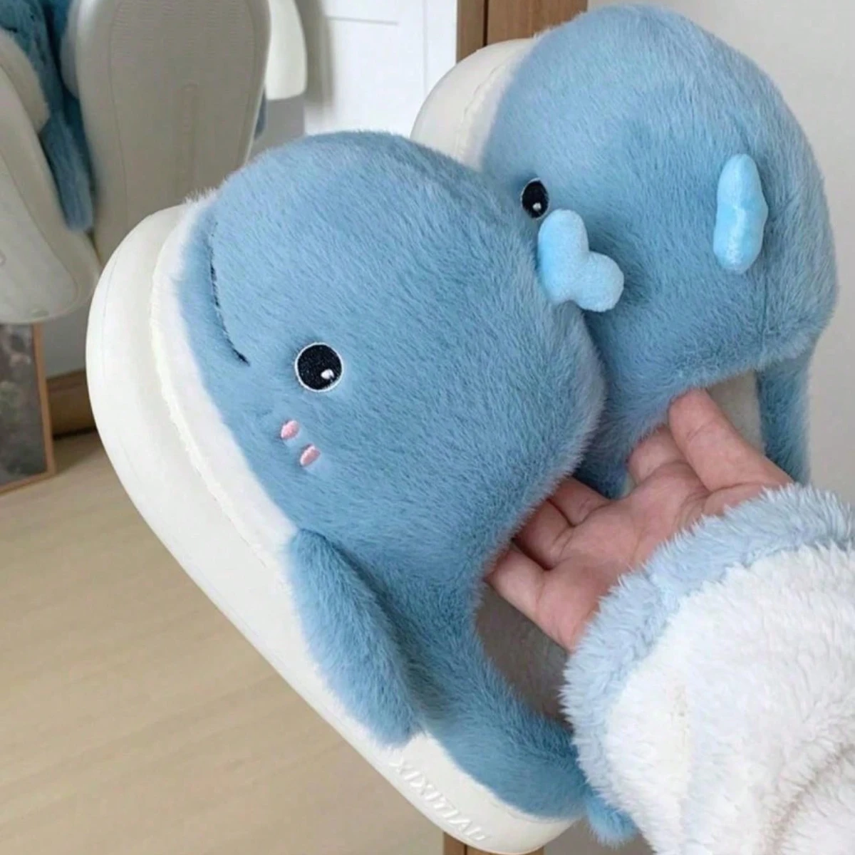 Cute Whales Winter New Women Slipper Soft Heel Platform Fur Warm Indoor Comfortable Home Fluffy Home Slippers — view 2