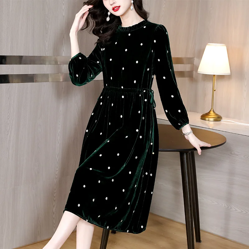 

High-End Temperament Gold Velvet Dress 202 New Long-Sleeved Autumn Western Style Thickened Long Bottoming Large Size Skirt