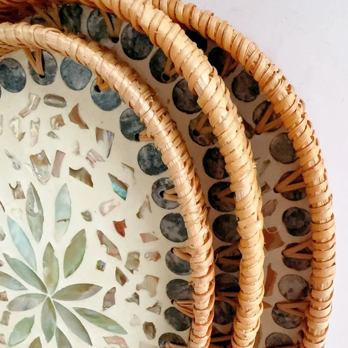 Rattan Fruit Plate Fruit Basket, Oval Hand-woven Shell Tray Household Living Room Snack Desktop Storage Trays
