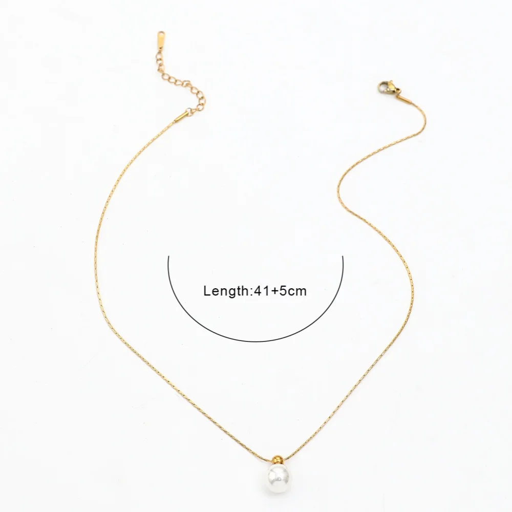 قلادة لؤلؤ بتصميم عصري