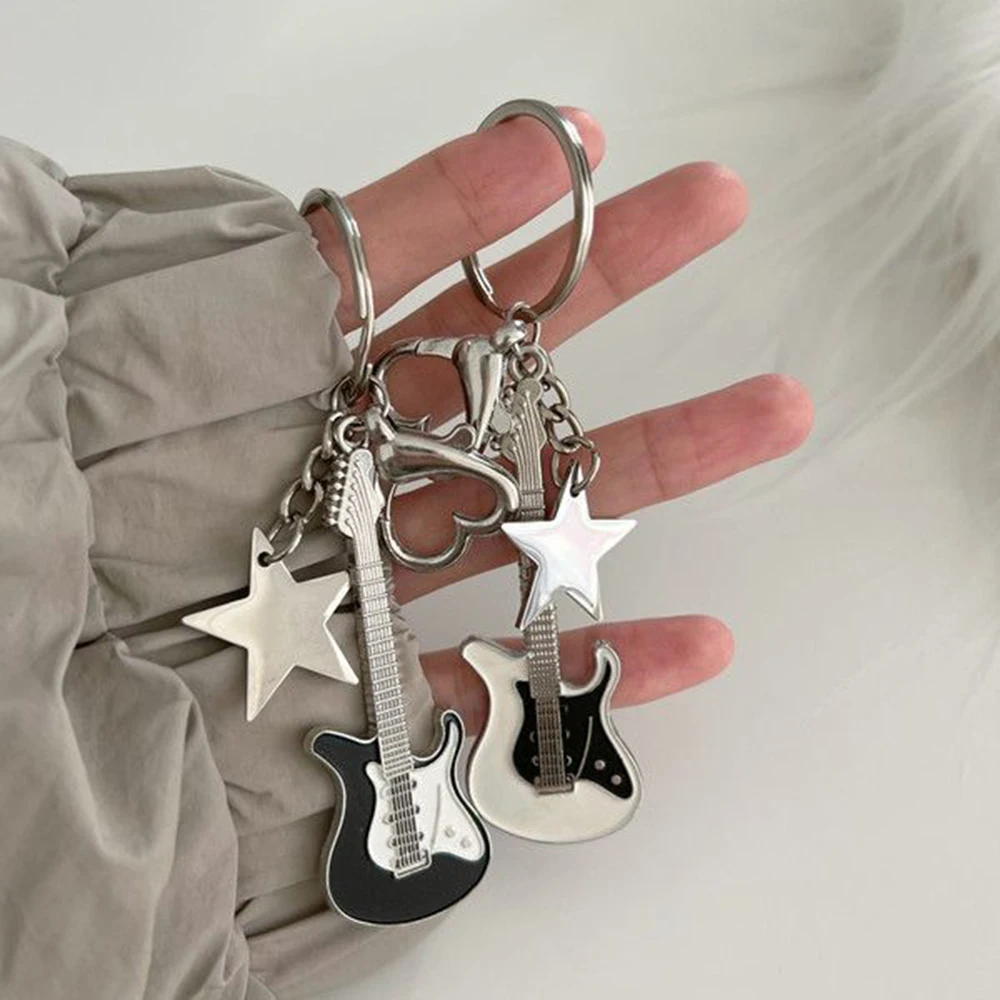 

Harajuku Y2k Guitar Love Heart Star Key Chain for Women Sweet Cool Trendy Guitar Pendant Vintage Aesthetic Bag Charm Jewelry