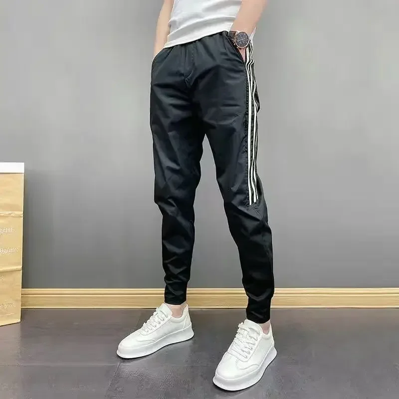 thumbnail image 1 of Pantalones cargo de trekking harén negros multibolsillos de otoño para hombre, pantalones para hombre, ropa estética de diseñador con múltiples bolsillos, ropa de calle de lujo, 1 of 4