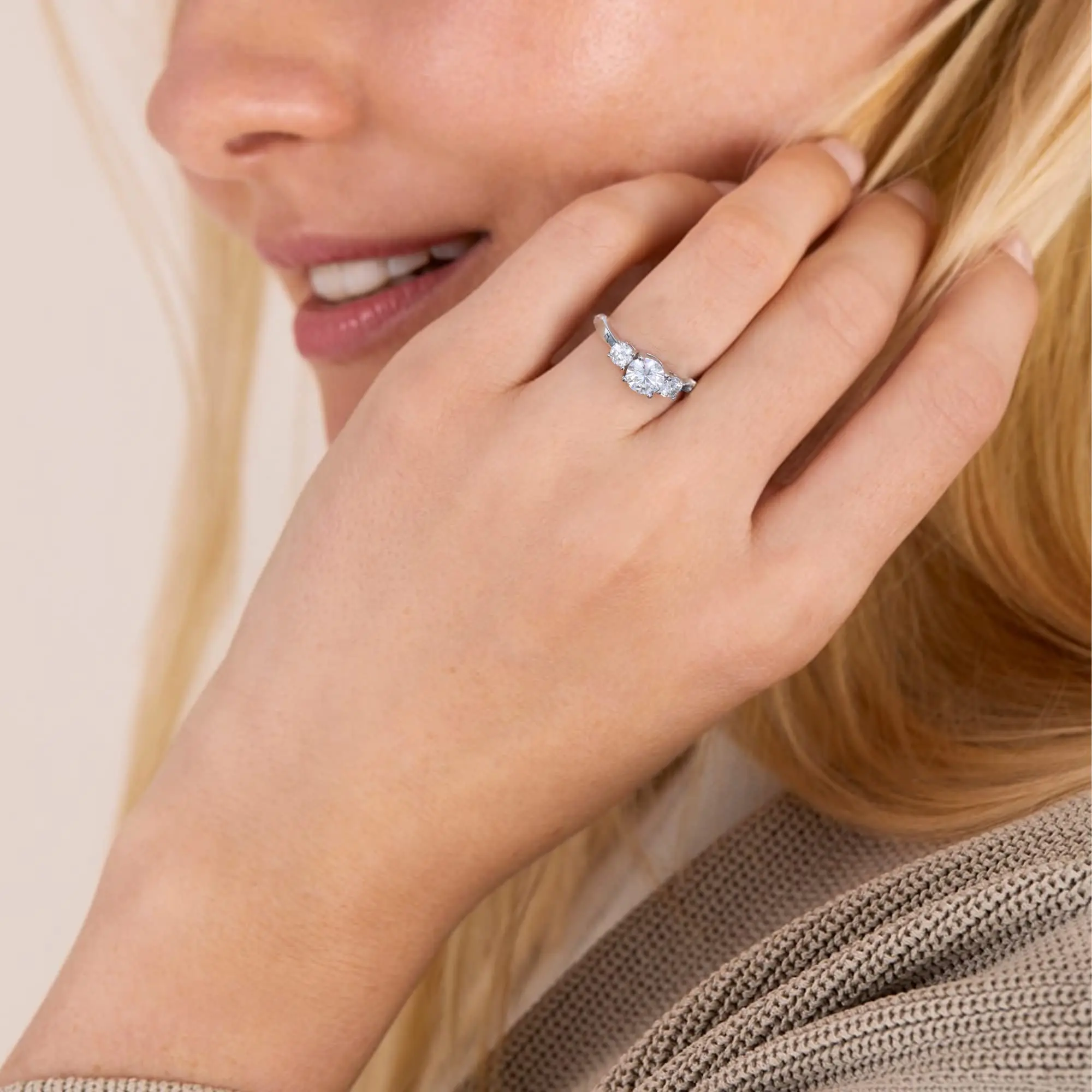 ATTAG Three Stone 2.0ct D VVS 라운드 18K 화이트 골드 도금  Moissanite 반지 여성용 다이아몬드 테스트 통과 여성 선물
