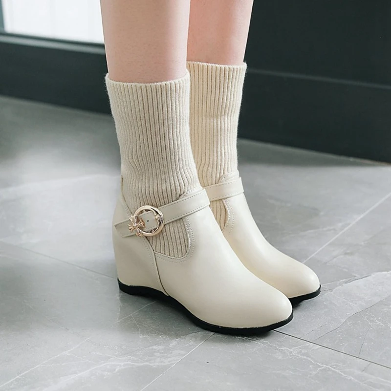 European and American Autumn and Winter Korean New Simple and Sweet Side Buckle Thick Heel Large Single Shoe New 2022 Fashion