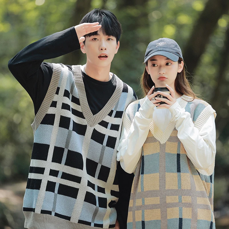 Plaid Sweater Vest Men Autumn V-neck Japanese Vintage College Knitted Fashion Loose All-match Ins Sleeveless Pullover Clothing