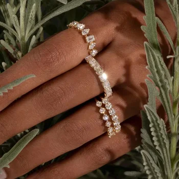 Anello da donna semplice Geometria color oro Cubic Zirconia Anelli impilabili minimalisti Accessori per dita Regali di gioielli femminili R018