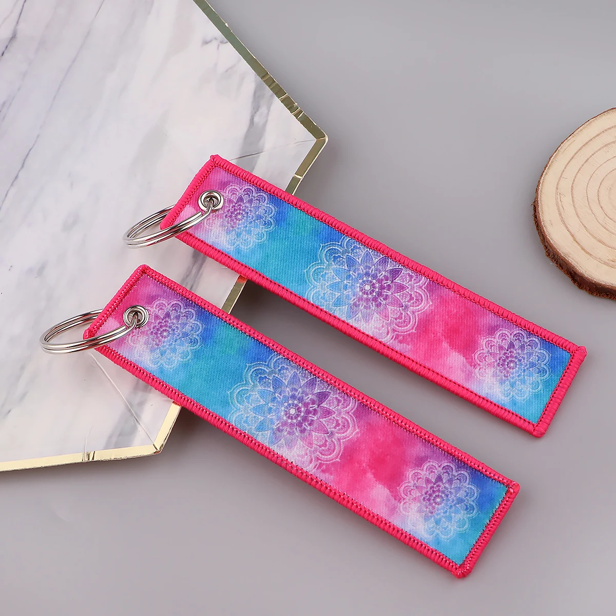 

Брелок для ключей с двусторонней вышивкой для женщин и мужчин, милый аниме брелок для ключей от автомобиля, мотоцикла, держатель, бижутерия в подарок