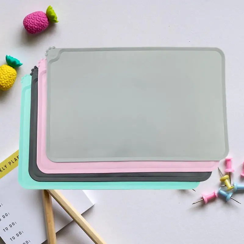 

Революционное решение для приготовления питомца с нашим противоскользящим силиконовым ковриком для кормления