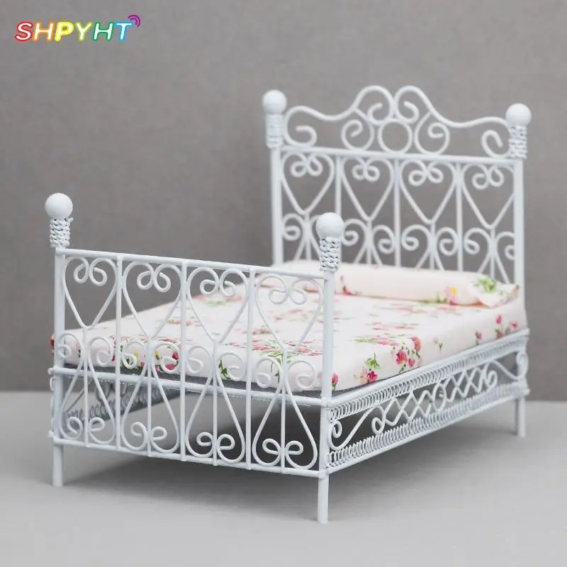 

1:12 Dollhouse Mini Double Bed Home Bedroom Furniture Toy Gift Living Room Furniture Model Beautiful Handmade Iron Toy