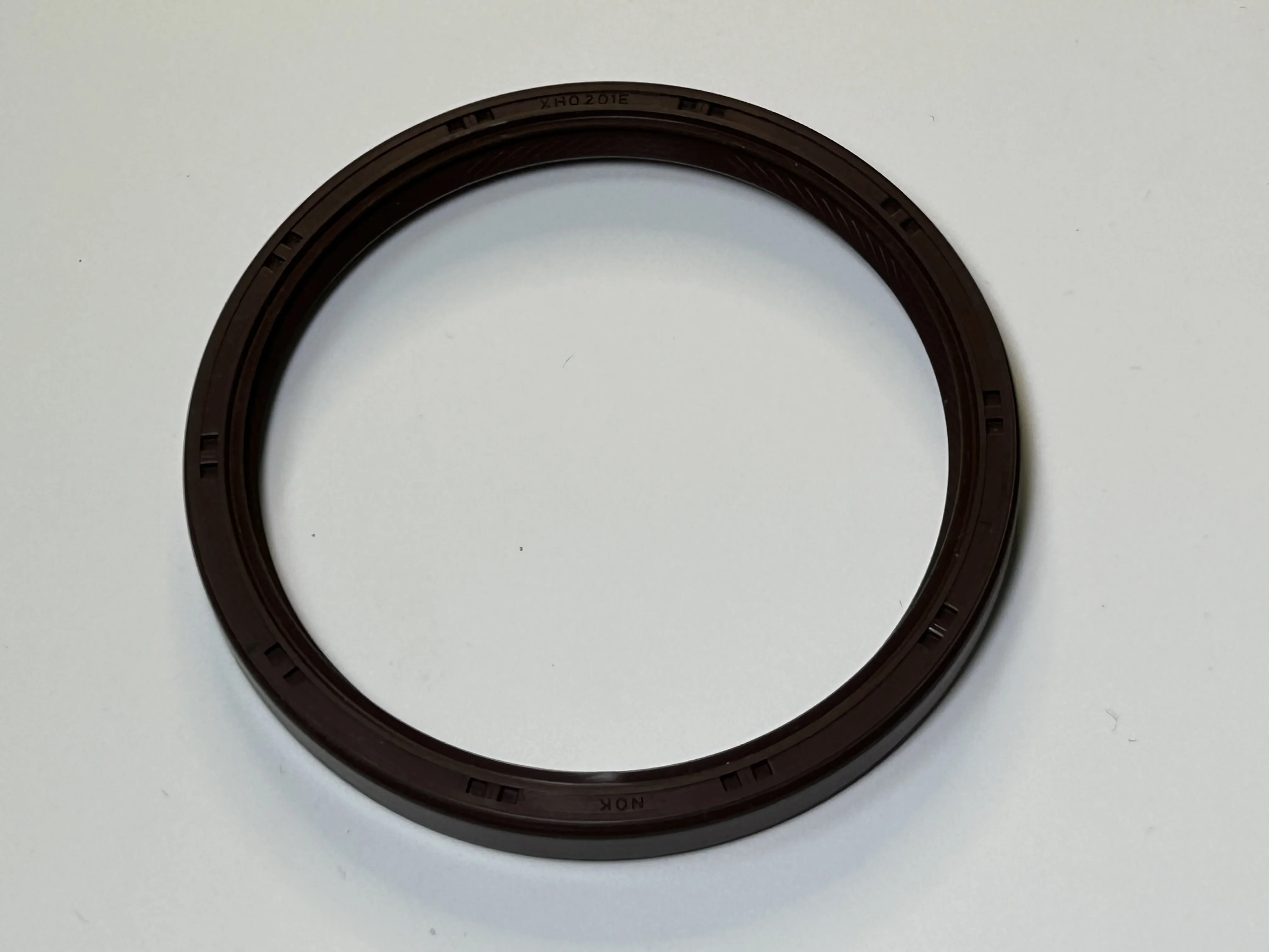 LR000881 30713728 95GAY-64750808C XH0201E oil seal FOR LAND ROVER FREELANDER VOLVO XC90 V60 64*75*8mm