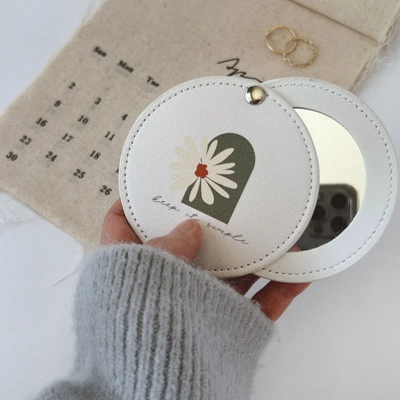 1PCS Free Compact Round Mirror Bridesmaid Wedding Bridal Shower Gift Pocket Mirror Bachelorette Party Favors Hand