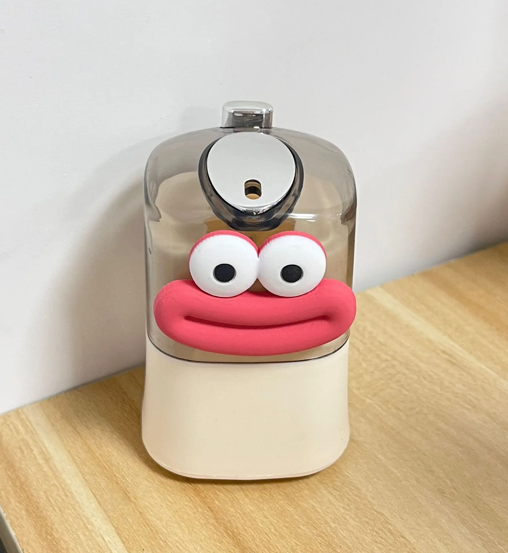Red mouth sausage