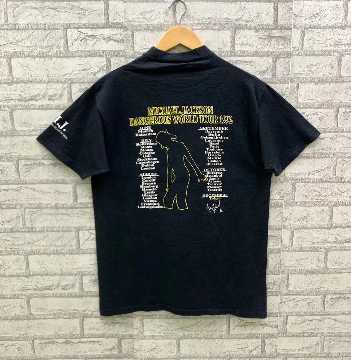 Official Michael Jackson Dangerous World Tour Vintage 1992 Short