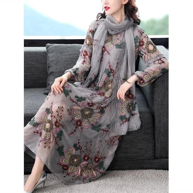 

Heavy Industry Embroidery Dress Women's 2022 Spring New Fashion Loose Waist Thin Temperament Mother Long Dress With ScarvesGray