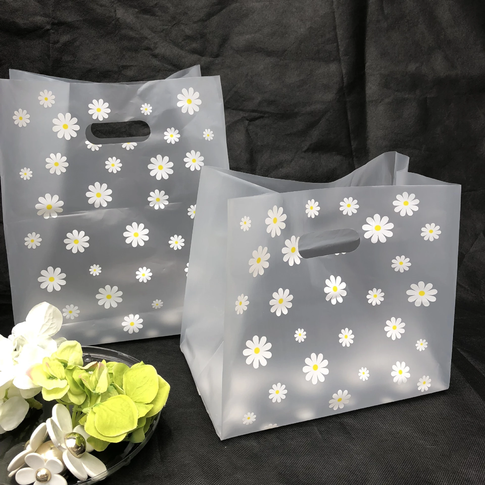 25pcs Small Daisy Pattern Plastic Bags Supermarket Disposable Shopping