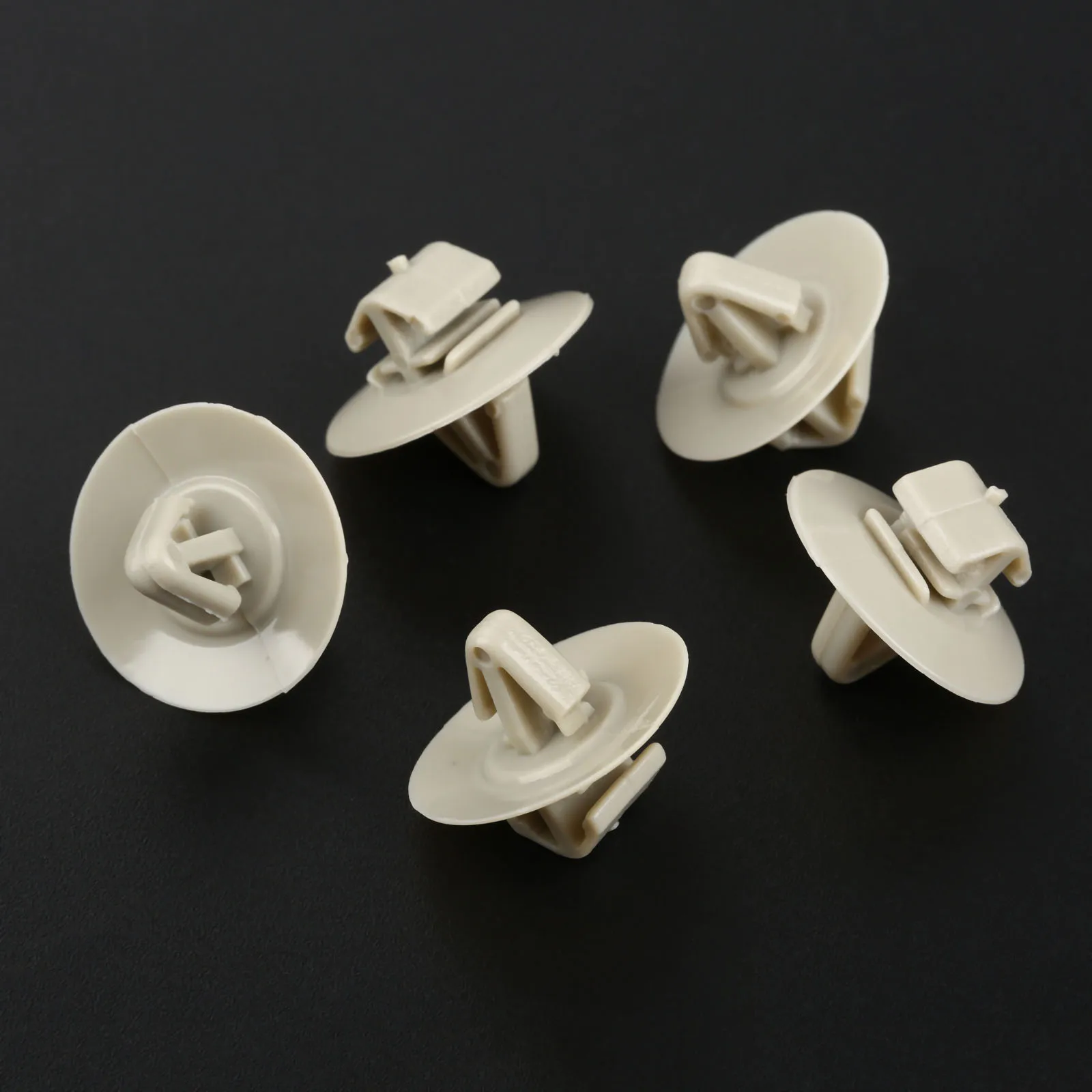 

100Pcs/lot Plastic Car Fastener Clips for Vauxhall Vivaro Side Moulding Lower Trim Clips Plastic Fasteners for Door Strips