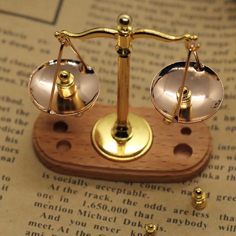 Mini Vintage Balance Scales Ornament Miniature Accessories Metal Antique Justice Scale Model Exquisite Home Decoration Kids Gift