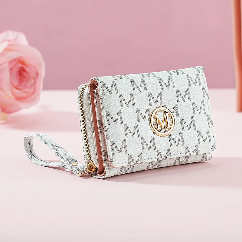 PlatiNum Tri-Fold Wallet Styling