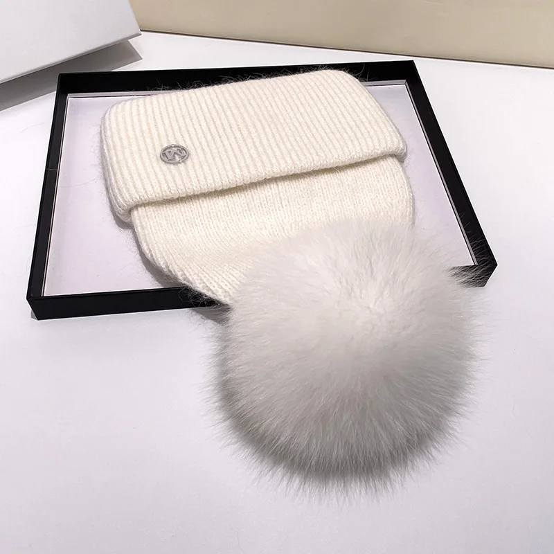 2023 Real Natural Fur Pom Poms for Hats Angora Rabbit Fur Winter Hat for Women Knit Beanies Designer Hat Female Warm Soft Cap 3