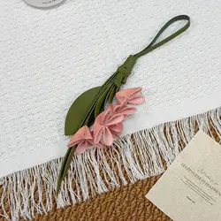 Elegant Floral PU Leather Keychain with Pendant (Pink)