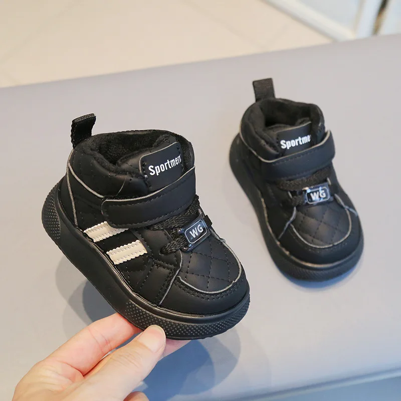 여아용 면 부츠 어린이용 플러시 두꺼운 미끄럼 방지 신발 남아용 따뜻한 운동화 용 부드럽고 편안한 겨울 스니커즈