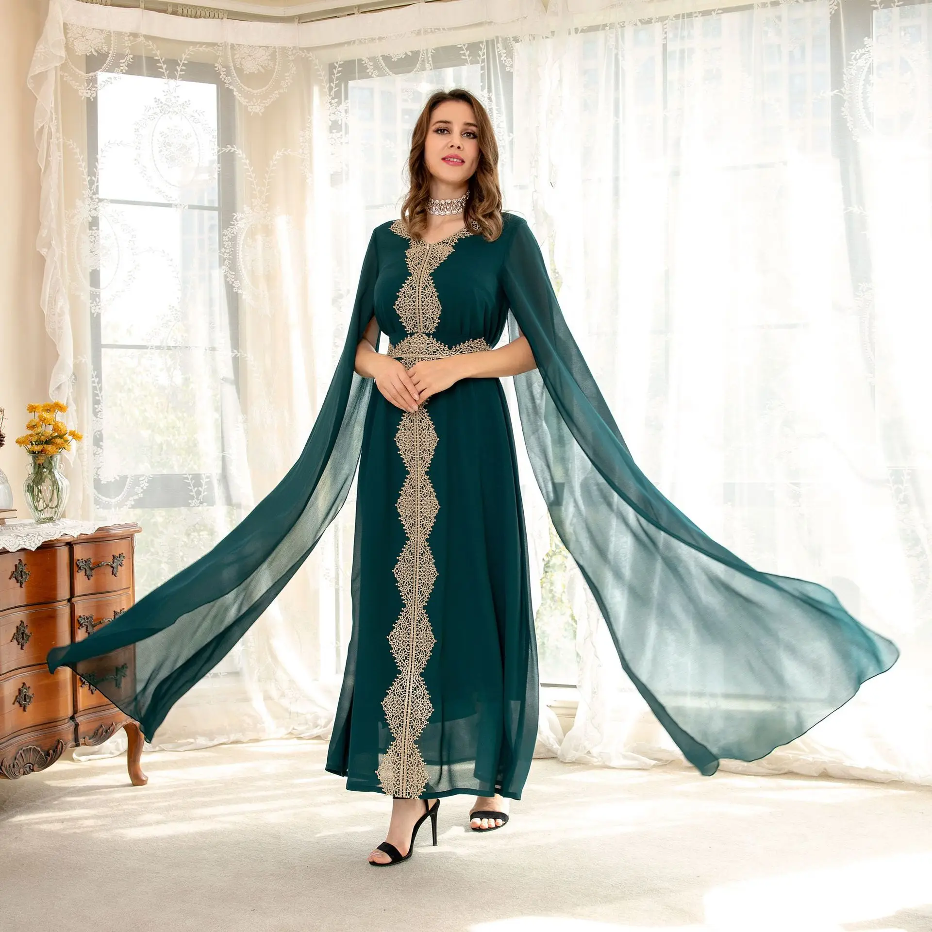 

Chiffon Dubai Arabian Muslim Dress Bat Sleeve Abayas and Dress for Women Kaftan Robes Elegant Ladies Jalabiya Femme Party Dress