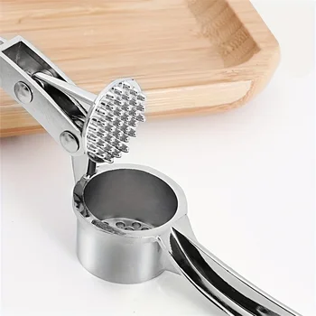 Heavy Duty Garlic Press 1