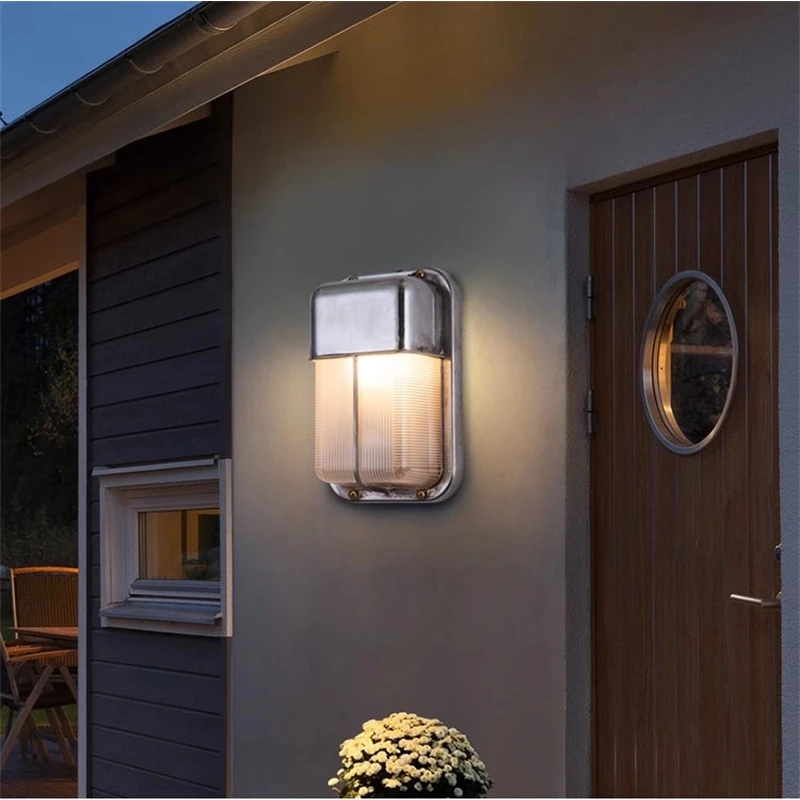 Outdoor Retro LED Wall Lamp Image 3