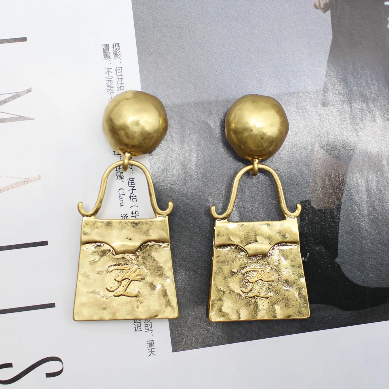 European and American exaggerated retro irregular geometric bag ear clip