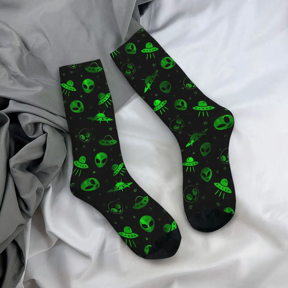 Funny Men's Socks Aliens And UFOs Pattern Retro Alien And UFO Pattern Harajuku Seamless Crew Sock Gift Pattern Printed