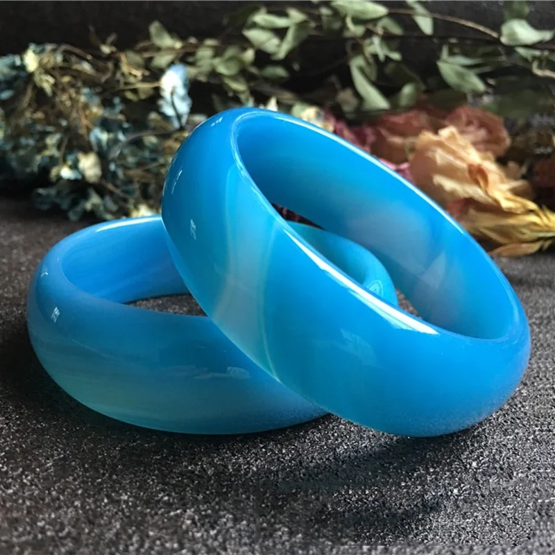 

Natural Blue Agate Chalcedony Bracelet Ladies Widened and Thickened Exquisite Tianhe Blue Fashion Bracelet Jewelry