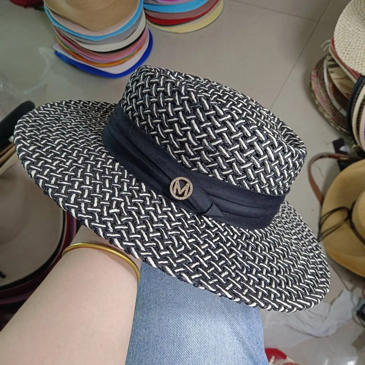 

Black Flat Top Straw Hat M Customized Hollow European and American Sun Hat Men's and Women's Fashion Hat Latest Straw Hat
