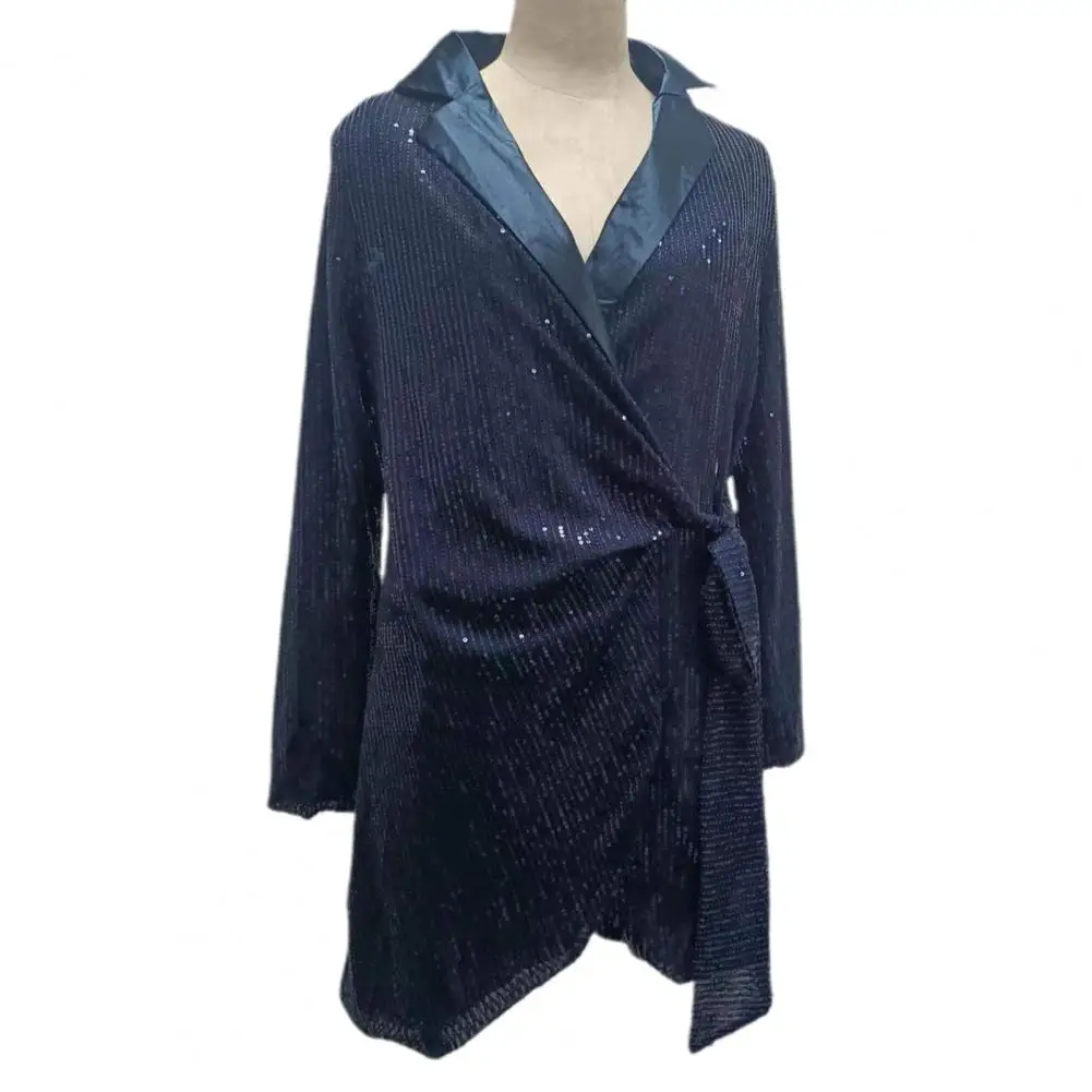 

Платье-мини с V-образным вырезом, блестками и запахом