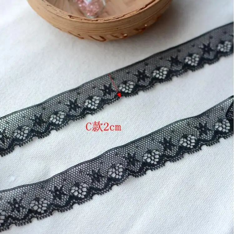 Description Picture 3 of item10 Meters White Black Lace Fabric Webbing Decoration Gift Packing Material Handmade DIY Laces