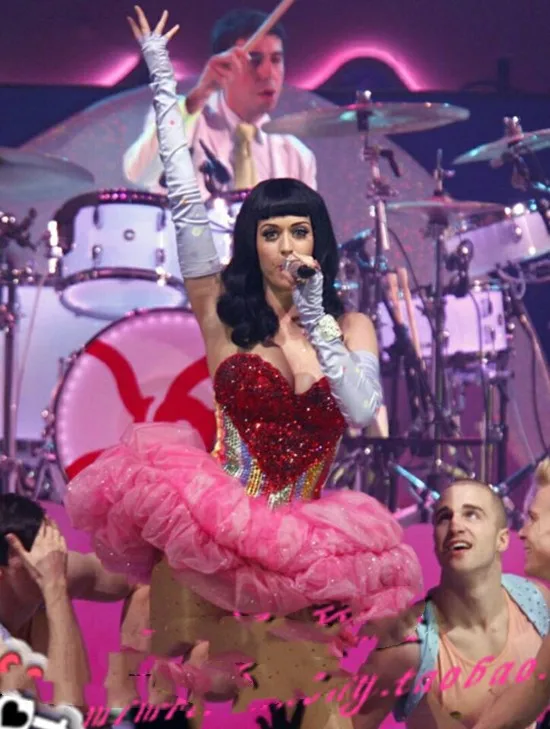 

Красный комплект со стразами, юбка-баллон, платье для выступлений