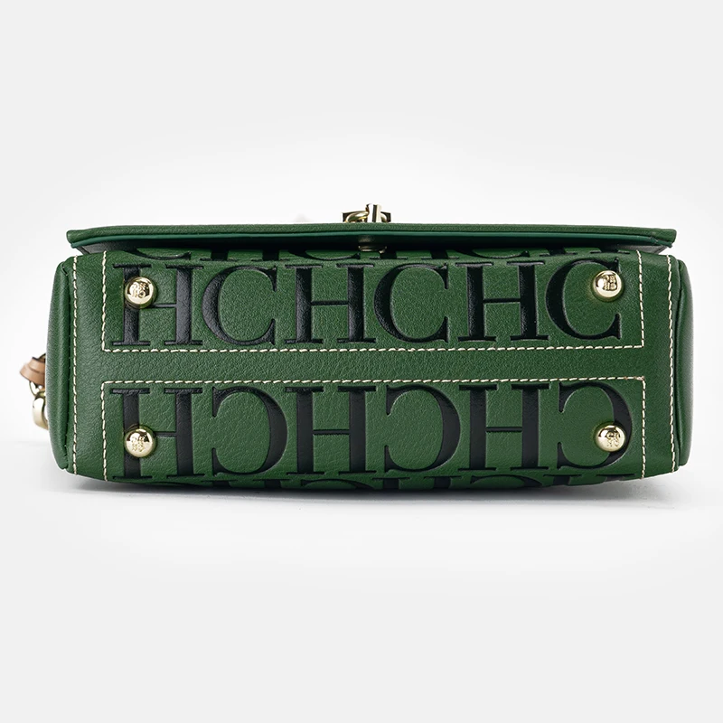 حقيبة كروس بودي بتصميم أنيق وعصري، تتميز بجودة عال...